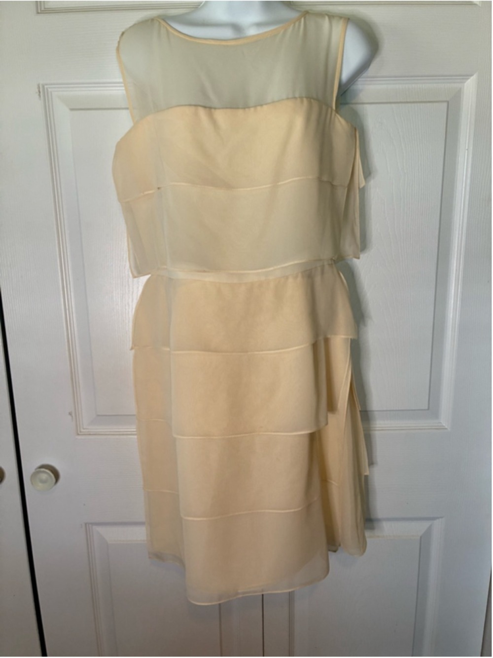 Women's Kay Unger Beige Tiered Cocktail Dress Size 6 - Picture 2 of 5